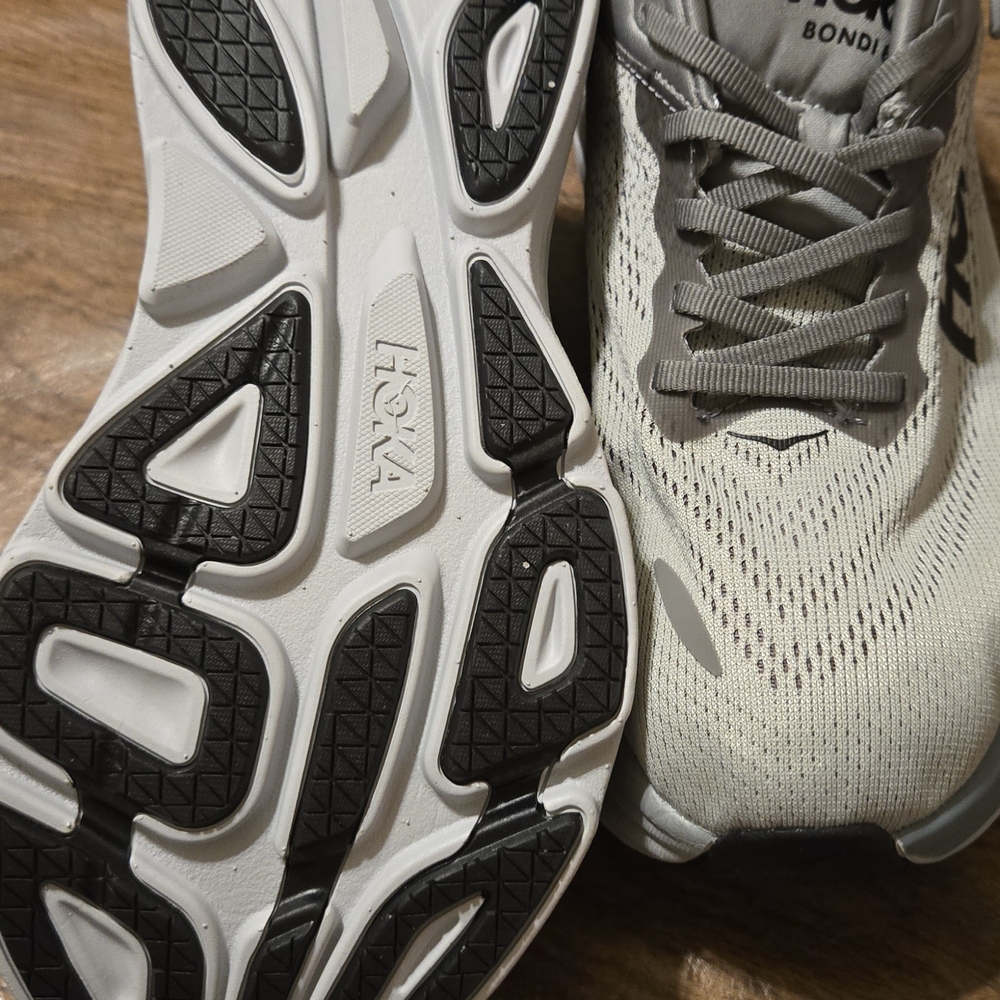 Hoka Men's Bondi 7 Athletic Shoes - Gray and Black